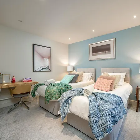 Appartamento Niru Experience Hidden Gem In Chelsea 2Bd 2Ba Londra Esterno foto