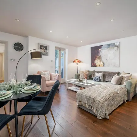 Appartamento Niru Experience Hidden Gem In Chelsea 2Bd 2Ba Londra Esterno foto