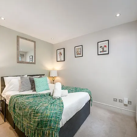 Appartamento Niru Experience Hidden Gem In Chelsea 2Bd 2Ba Londra Esterno foto