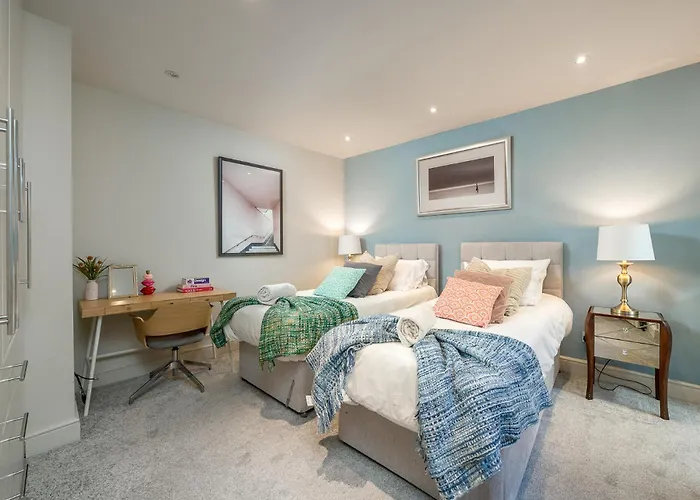 Niru Experience Hidden Gem In Chelsea 2Bd 2Ba