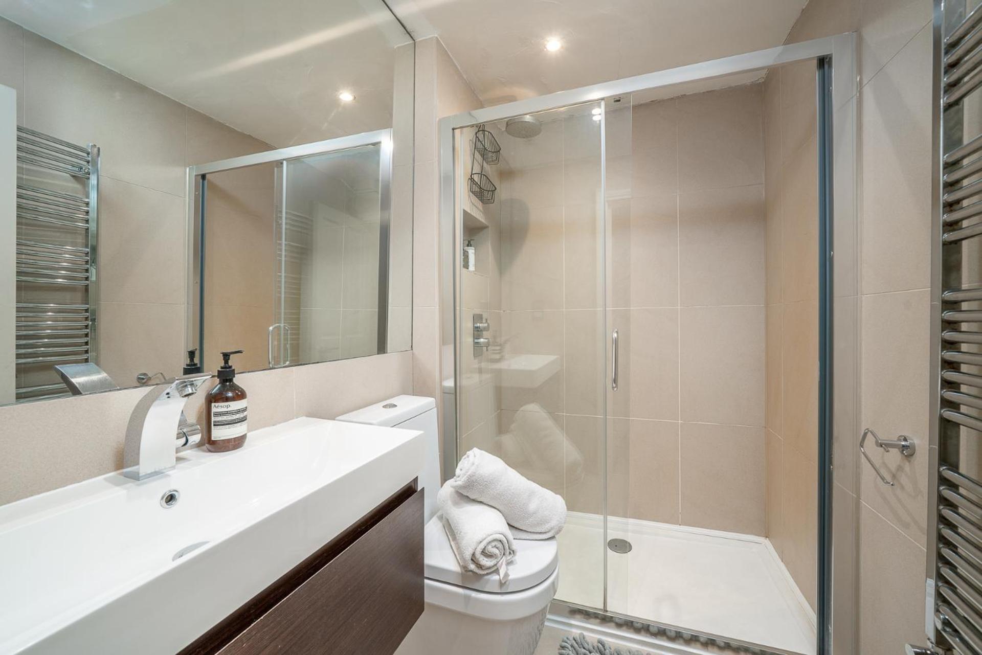Niru Experience Hidden Gem In Chelsea 2bd 2ba Appartement Londres